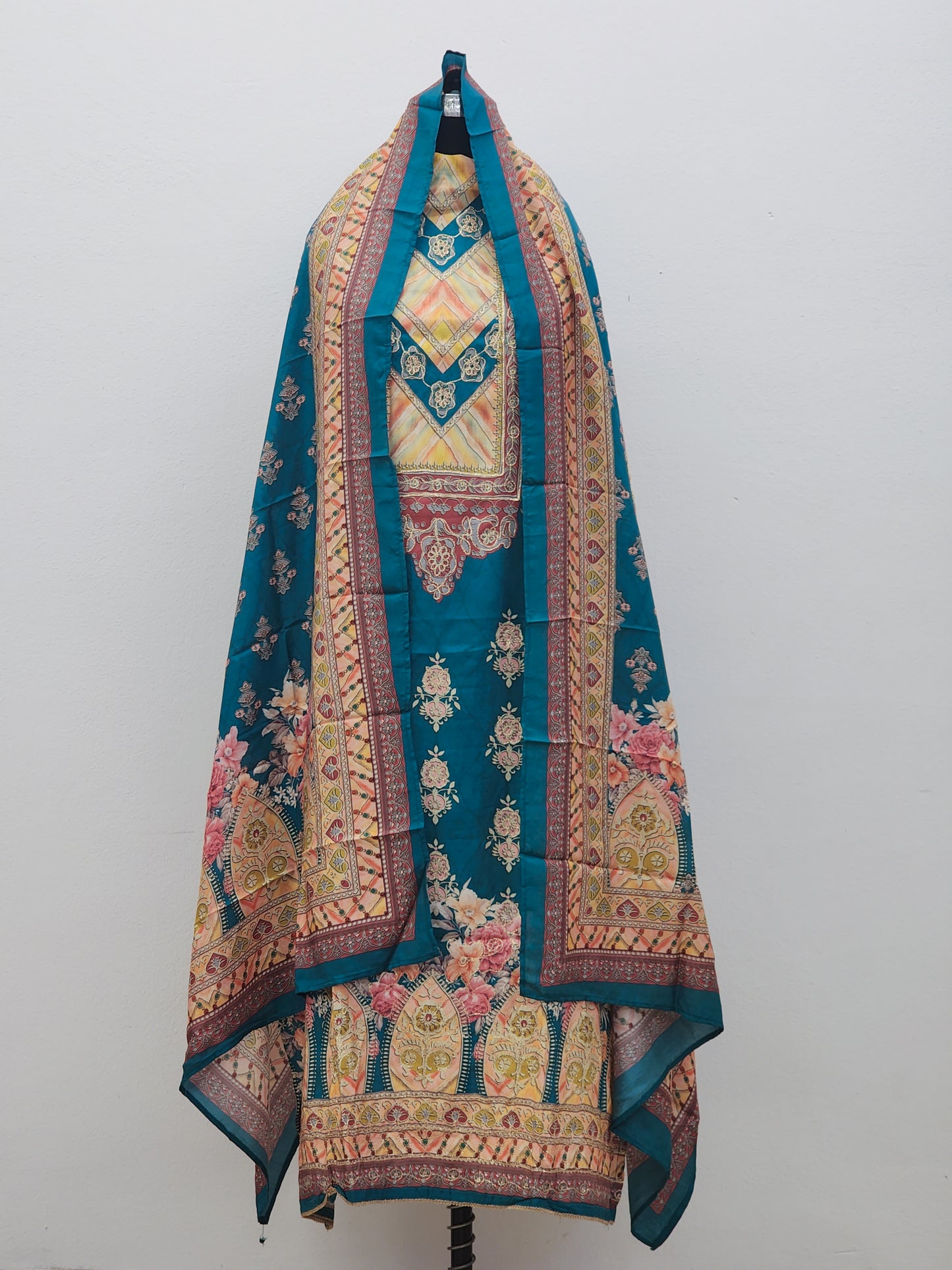 Pure Muslin Printed Suit With Zari Work